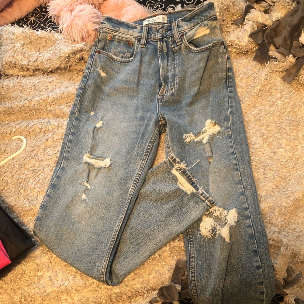 Abercrombie & Fitch Ultra High Rise Straight Jean